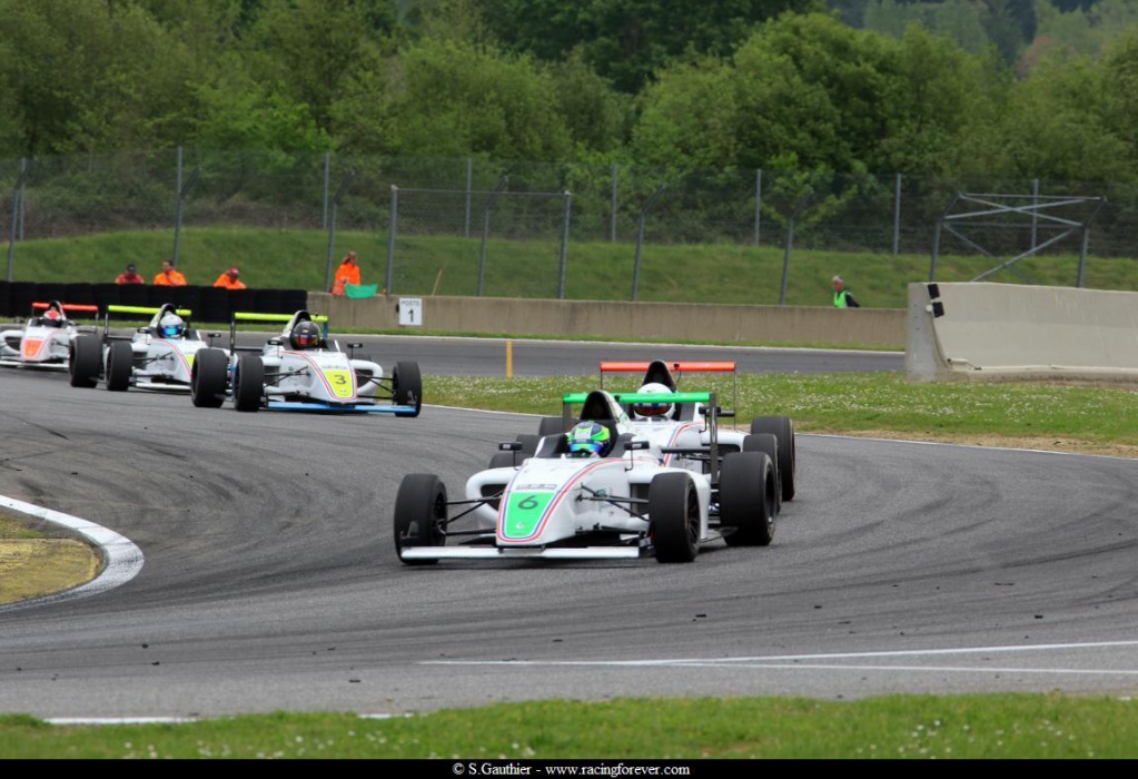 19_F4_Nogaro_L04