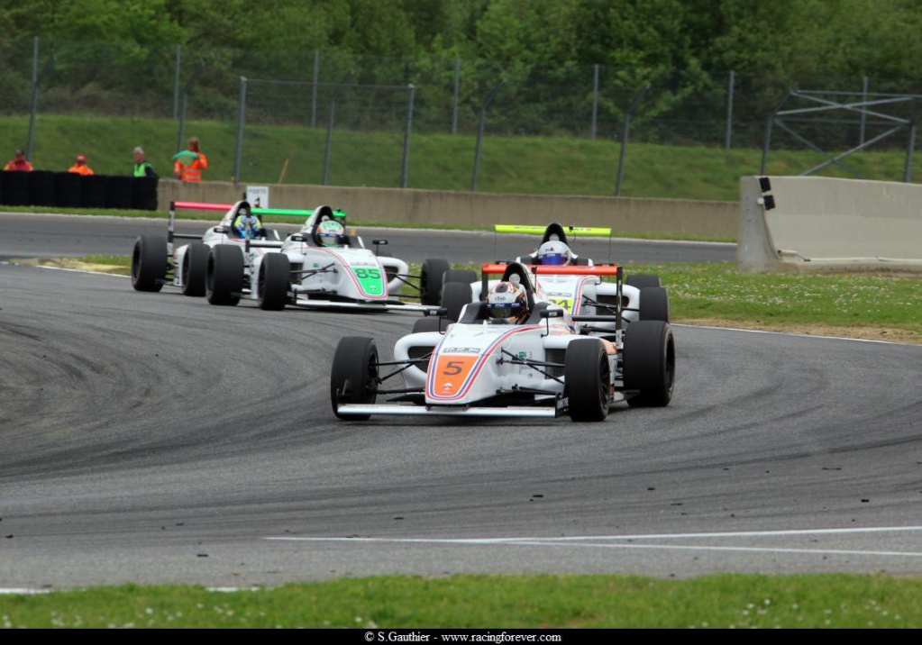 19_F4_Nogaro_L06