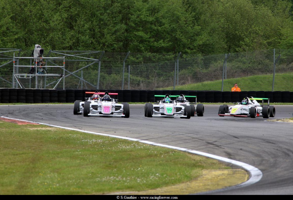 19_F4_Nogaro_L07