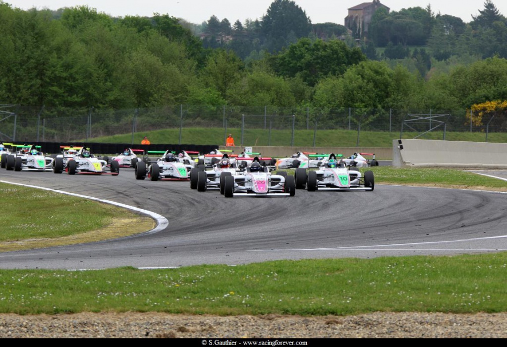 19_F4_Nogaro_L10