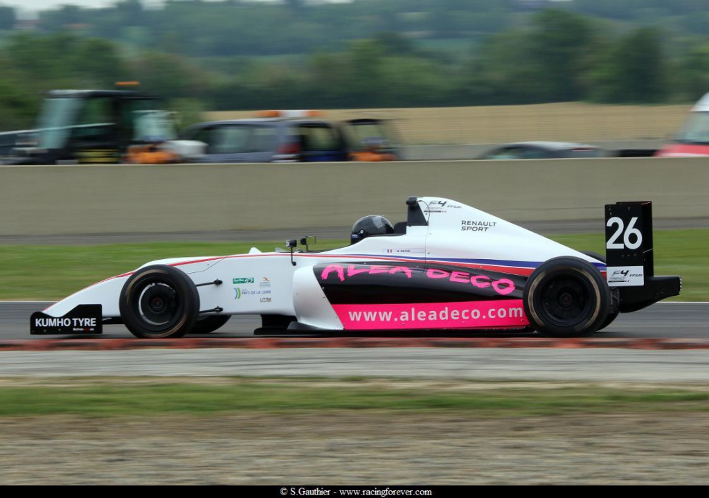 19_F4_Nogaro_L22