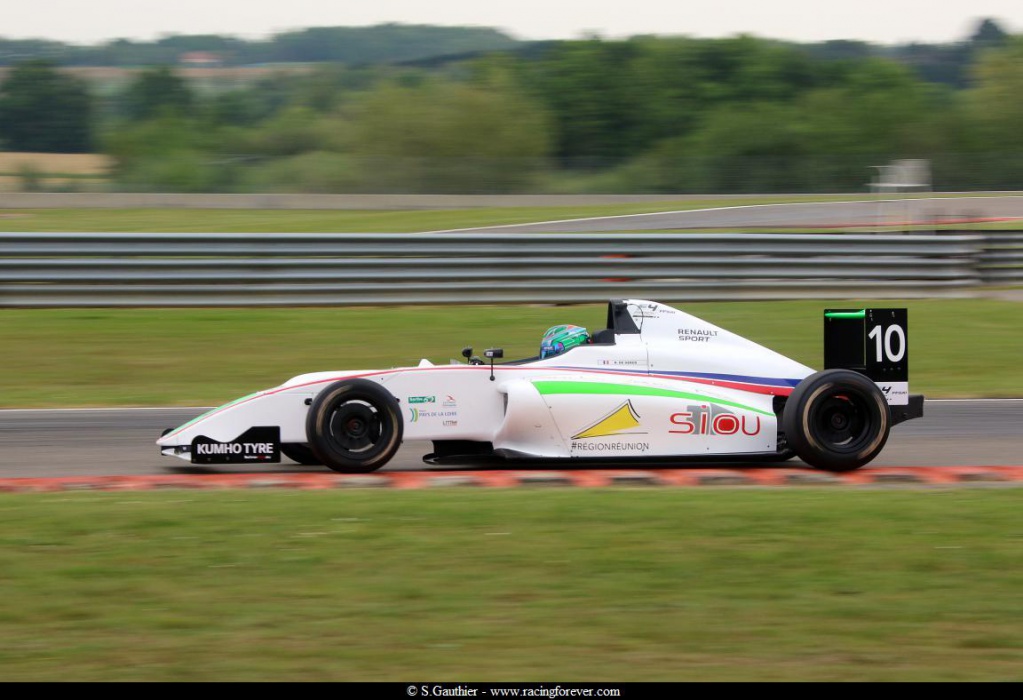 19_F4_Nogaro_L32