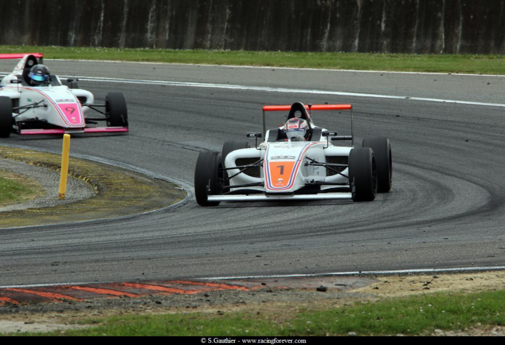 19_F4_Nogaro_L53