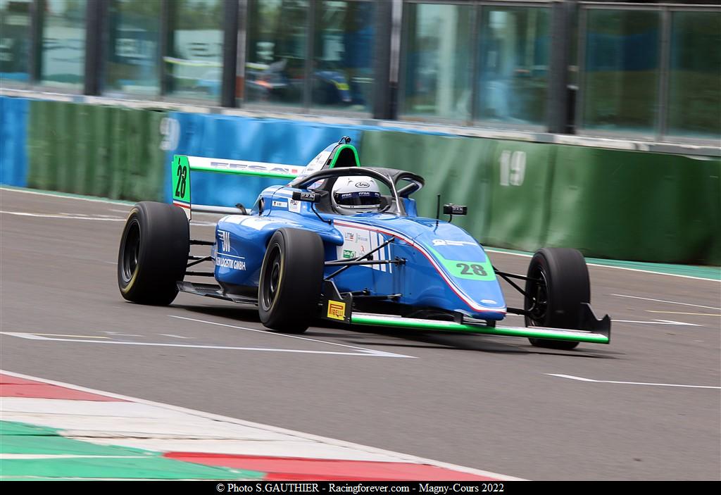 2022_Magnycours_F4V17
