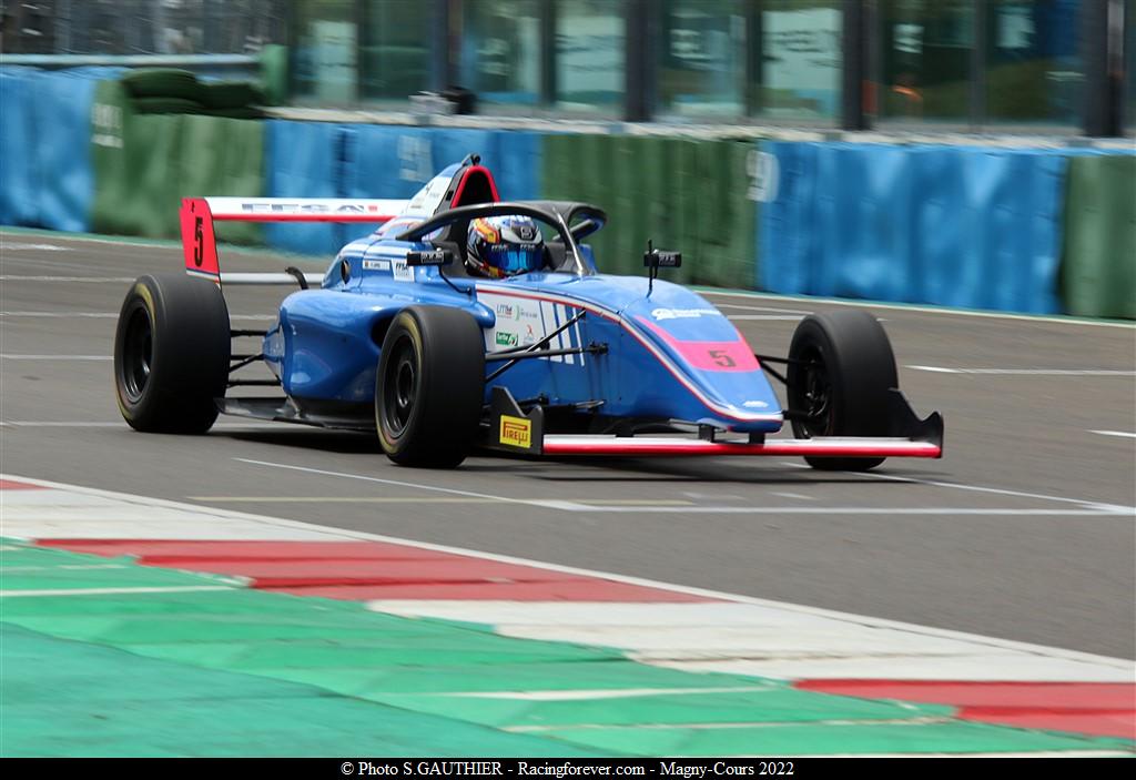 2022_Magnycours_F4V21