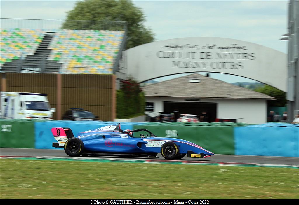 2022_Magnycours_F4V82