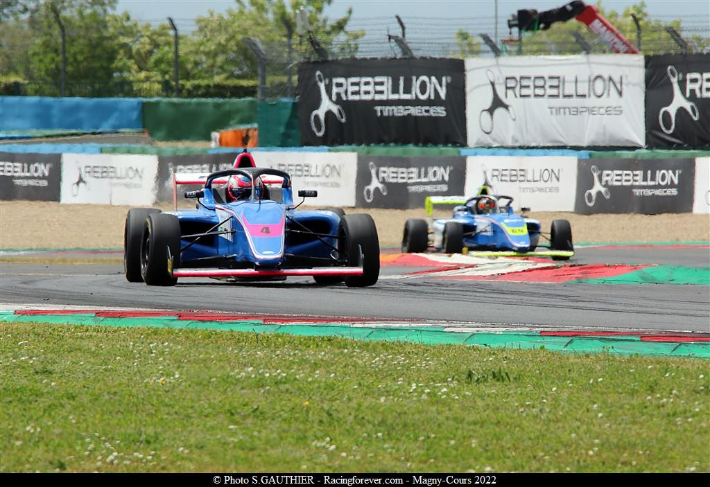 2022_Magnycours_F4V102
