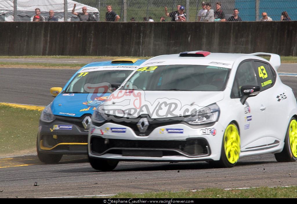 17_Clio_Nogaro_D60