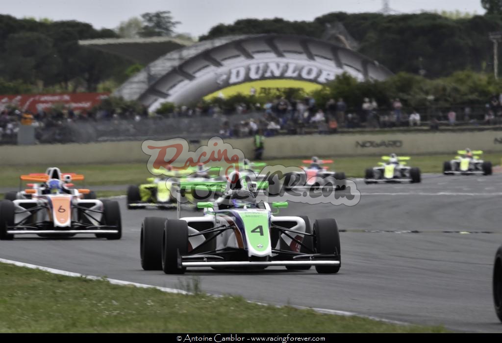 17_F4_Nogaro_L04