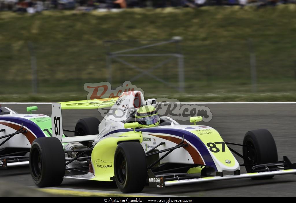 17_F4_Nogaro_L10