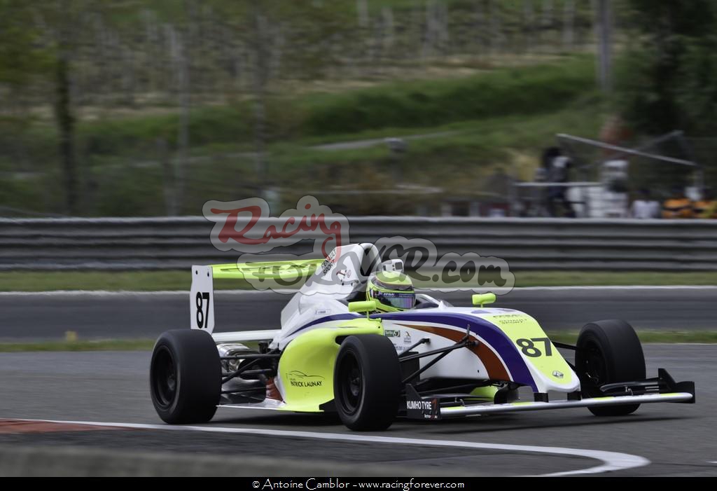 17_F4_Nogaro_L44