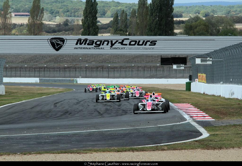 17_Magny-Cours_F4_2D15