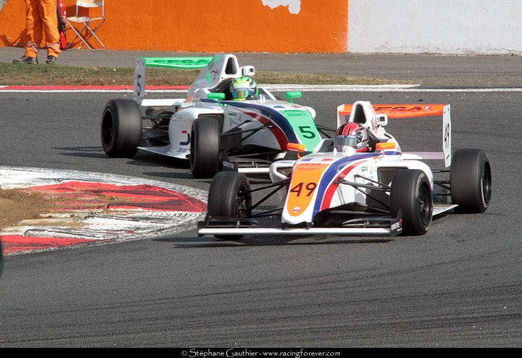 17_Magny-Cours_F4_2D32