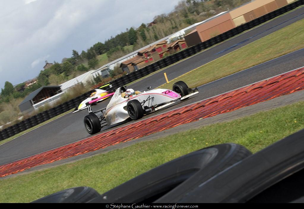 18_F4_Nogaro_S52