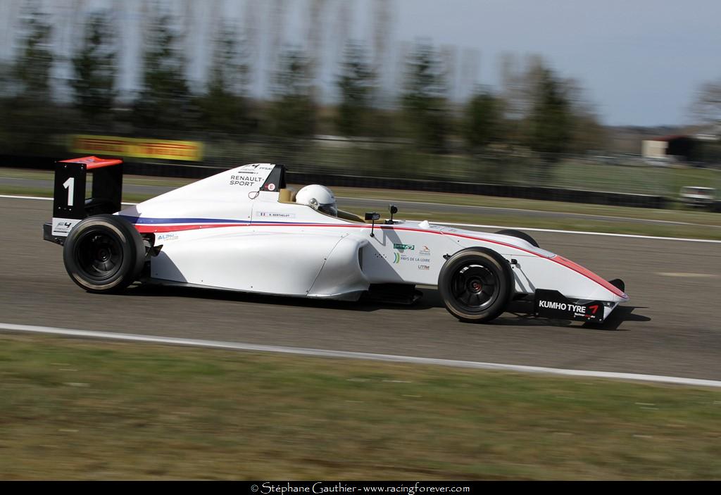 18_F4_Nogaro_D22